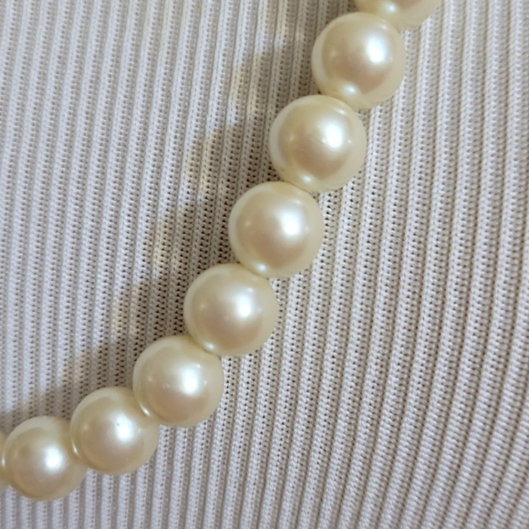 Vintage Marvella Fashion Black and Pearl Necklace - Picture 4 of 6